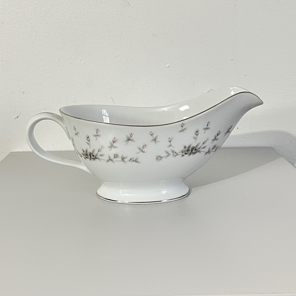 Queen Anne‎ Gravy Boat Nagoya Shokai Japan White Floral Grey Rose Silver Trim